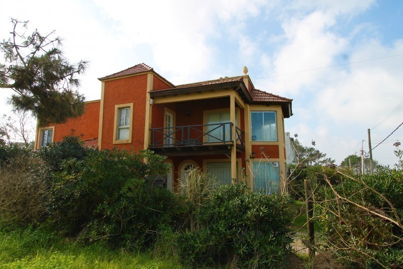 Oportunidad casa en la Barra en venta cerca del mar