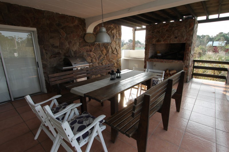 Casa en venta y alquiler en La Barra