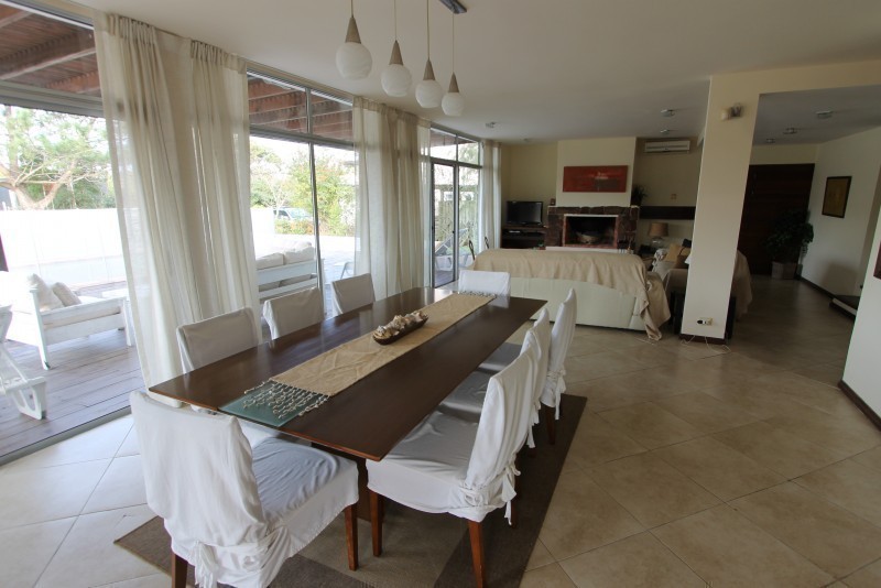 Casa en venta y alquiler en La Barra
