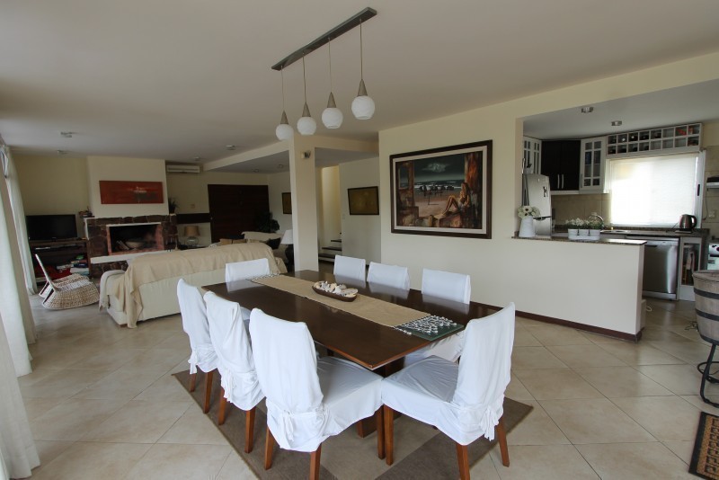 Casa en venta y alquiler en La Barra