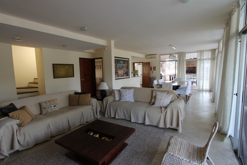 Casa en venta y alquiler en La Barra