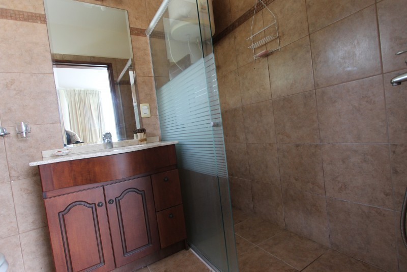Casa en venta y alquiler en La Barra