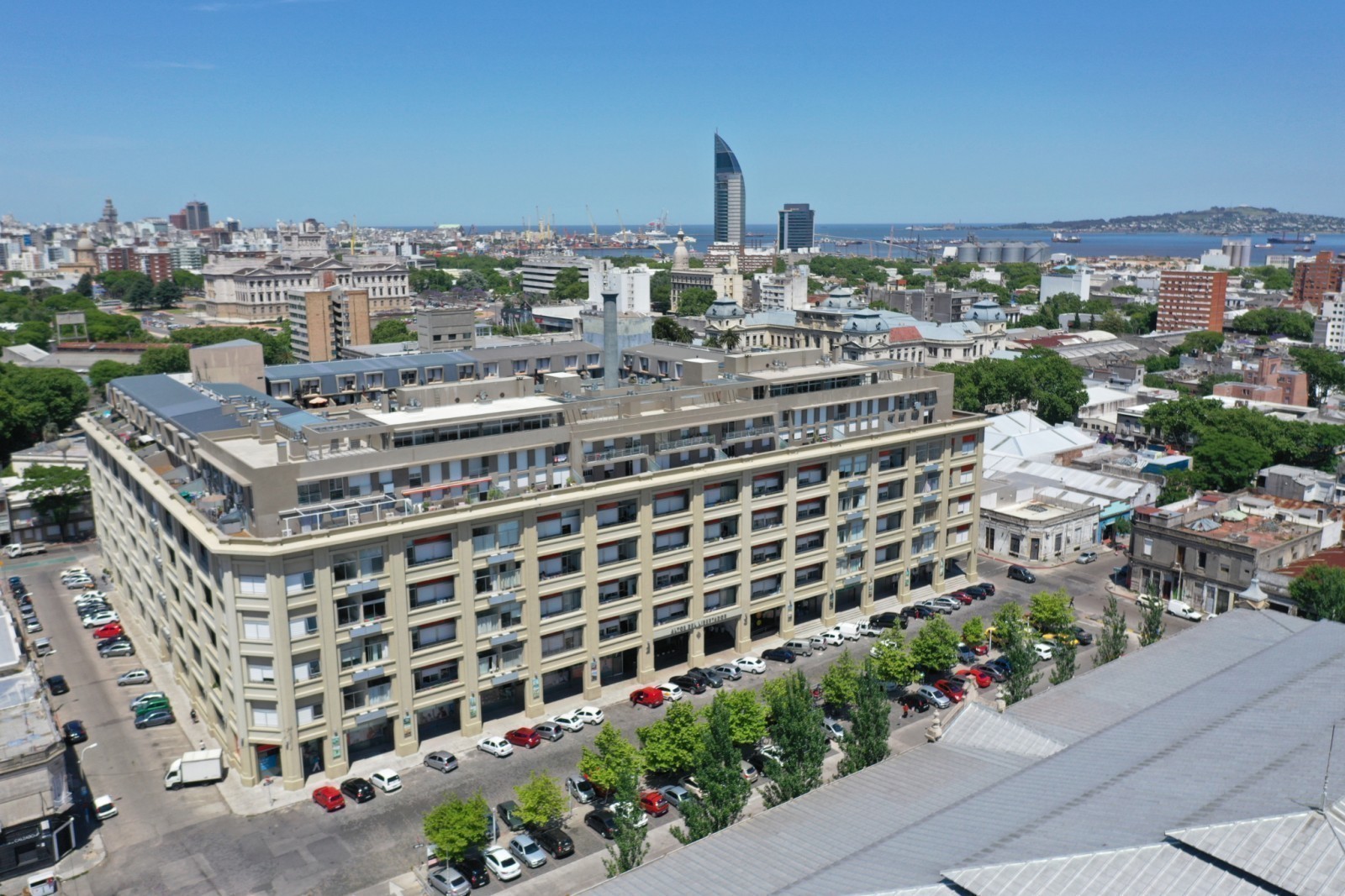 Excelente Monoambiente !! Ideal para inversión!  Rentado en  $ 19.200 se reajusta en octubre 