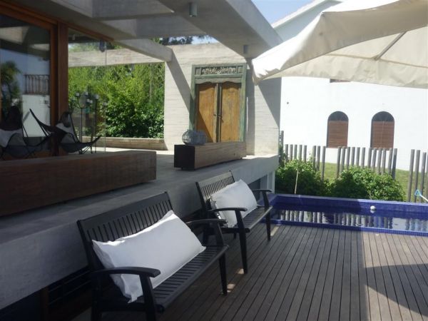 Casa en alquiler en Balneario Buenos Aires.