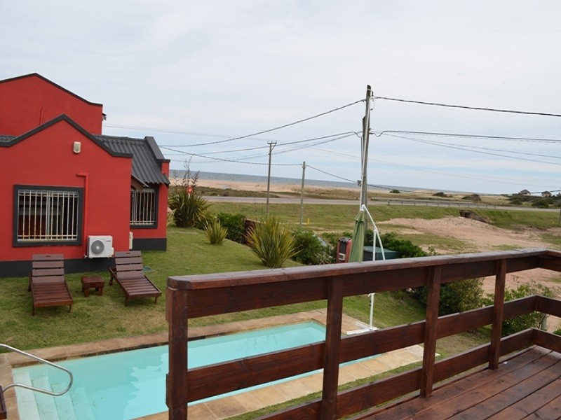 Casa en alquiler en Balneario Buenos Aires.