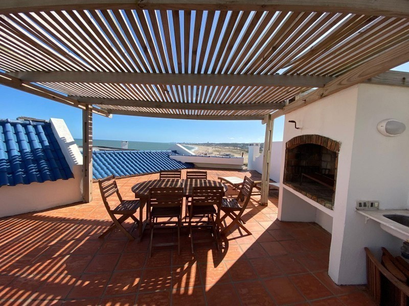 Excelente Penthouse en venta y alquiler Manantiales frente a la Playa