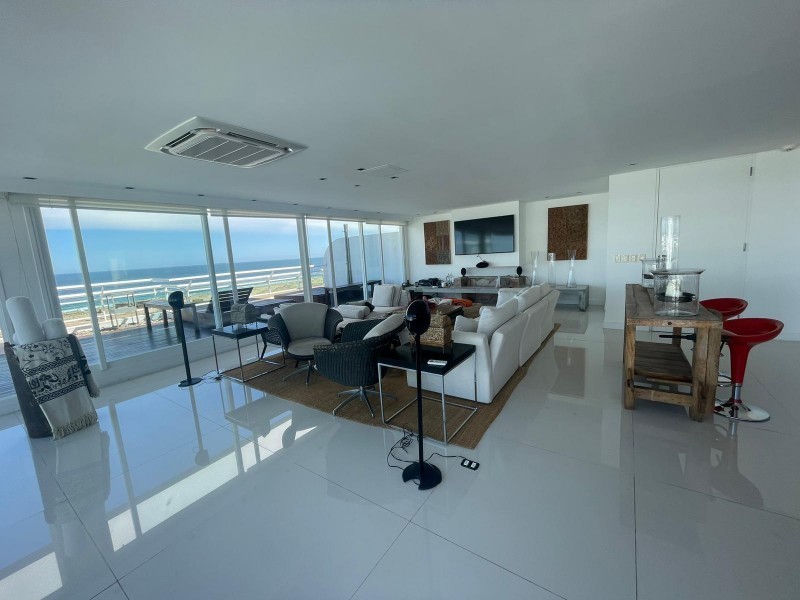 Espectacular Penthouse en venta en La Brava