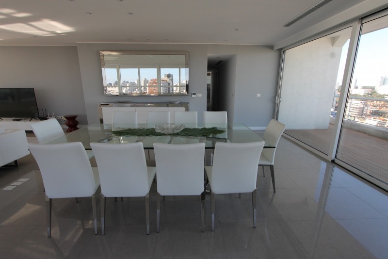 Espectacular penthouse Triplex de 800 mts en Playa Mansa