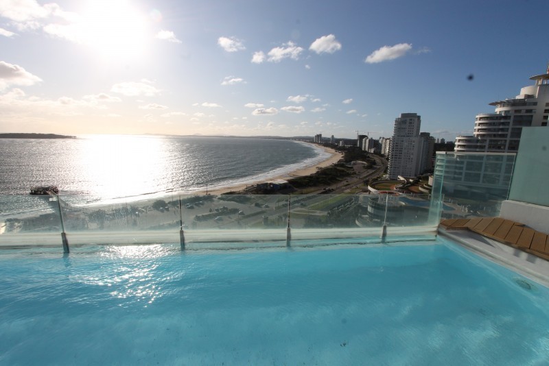 Espectacular penthouse Triplex de 800 mts en Playa Mansa