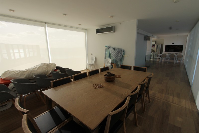 Espectacular penthouse Triplex de 800 mts en Playa Mansa