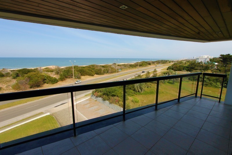 Excelente Penthouse en venta frente al mar en Rincón del Indio