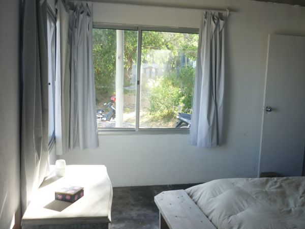 Casa muy bien ubicada y con muy linda vista.