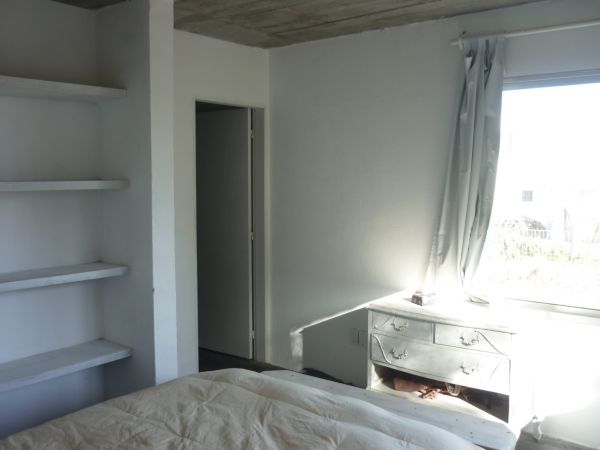 Casa muy bien ubicada y con muy linda vista.