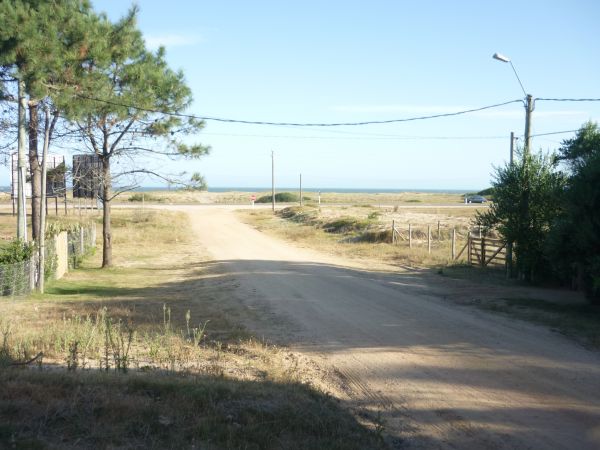 Casa muy bien ubicada y con muy linda vista.