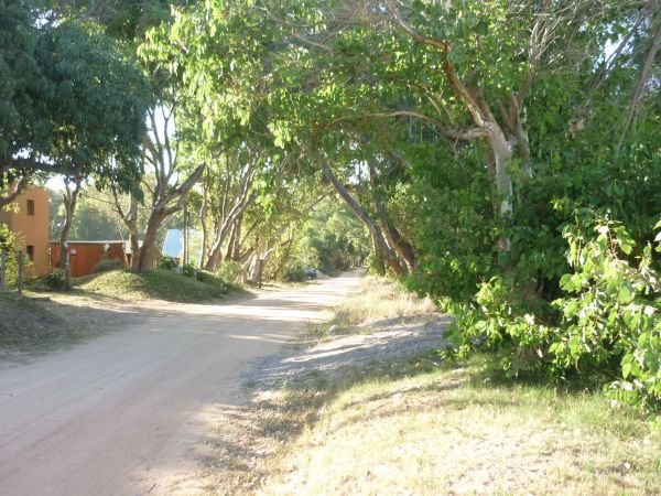 Casa muy bien ubicada y con muy linda vista.