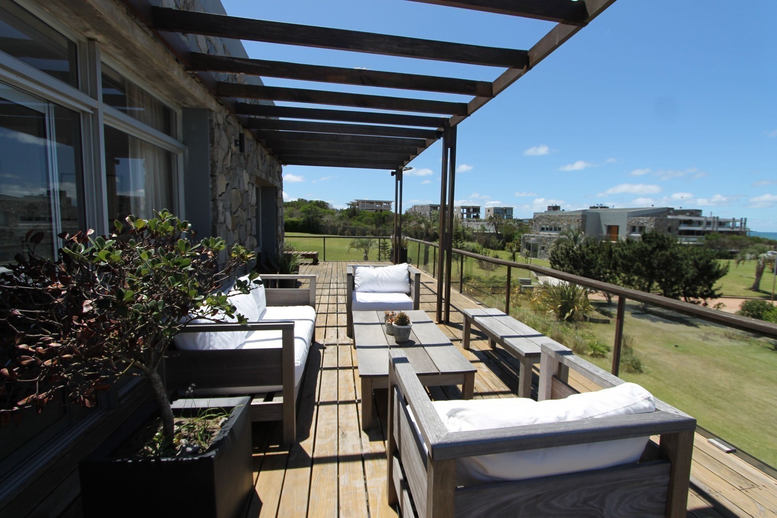 Muy linda casa con vista en Manantiales