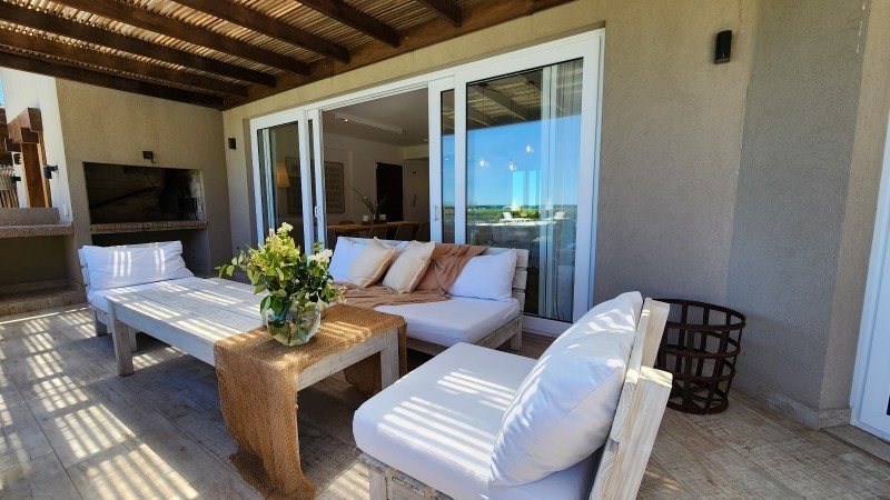 Muy linda planta baja en Palcos de la Posta