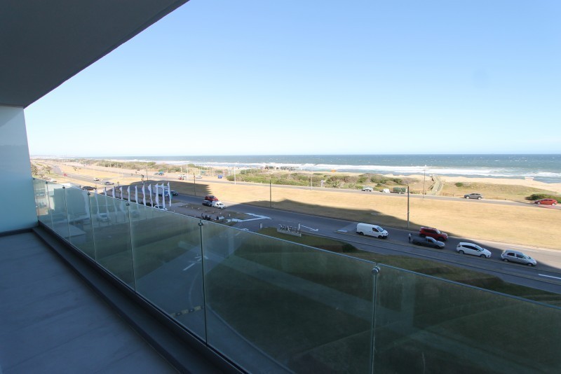 Alquiler Le Parc III frente a Playa Brava con exclusivos amenities