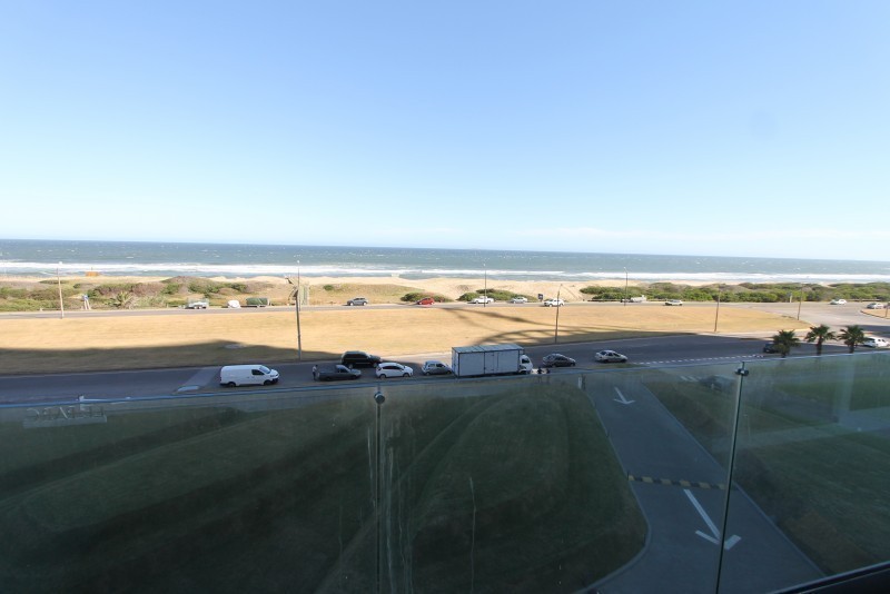 Alquiler Le Parc III frente a Playa Brava con exclusivos amenities