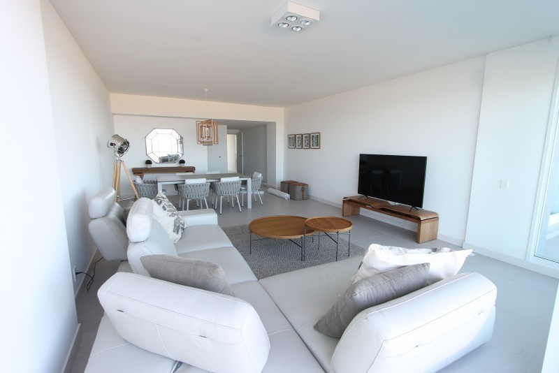 Alquiler Le Parc III frente a Playa Brava con exclusivos amenities