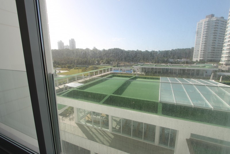 Alquiler Le Parc III frente a Playa Brava con exclusivos amenities