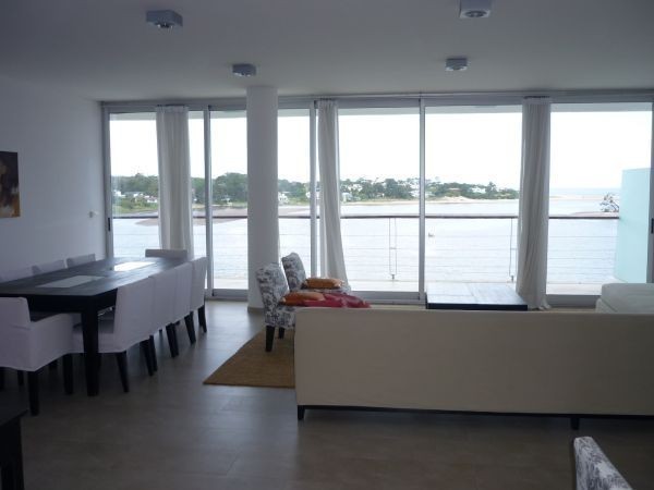 Amplio departamento en alquiler con vista a la Desembocadura, La Barra.