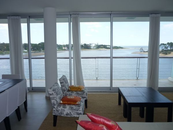 Amplio departamento en alquiler con vista a la Desembocadura, La Barra.