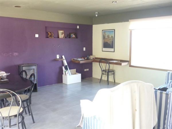 Muy linda casa de diseño moderno y buena construcción muy cerca del mar.