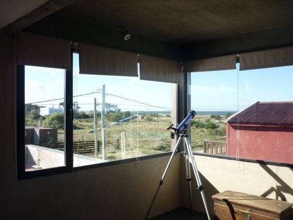 Muy linda casa de diseño moderno y buena construcción muy cerca del mar.