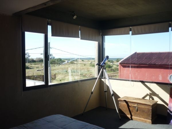 Muy linda casa de diseño moderno y buena construcción muy cerca del mar.