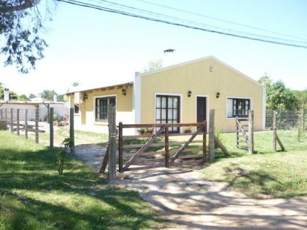 Cómoda casa a sólo una cuadra del mar.