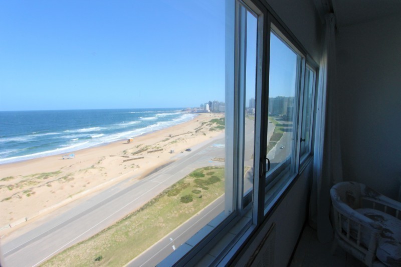 Frente al mar en Playa Brava con increible vista