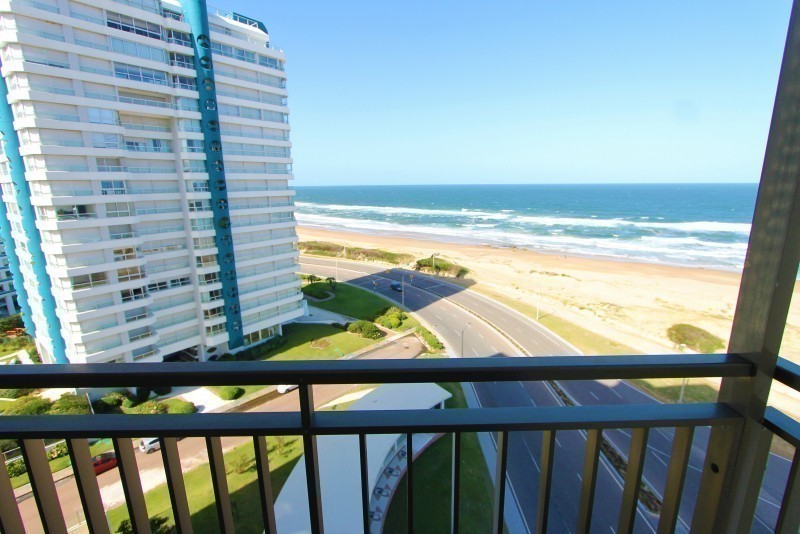 Frente al mar en Playa Brava con increible vista