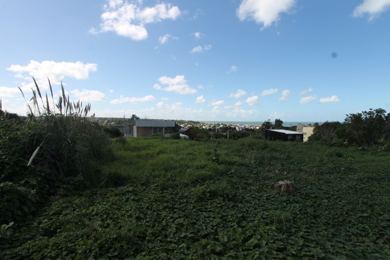 Lote en Altos de Punta Piedras con vista al mar