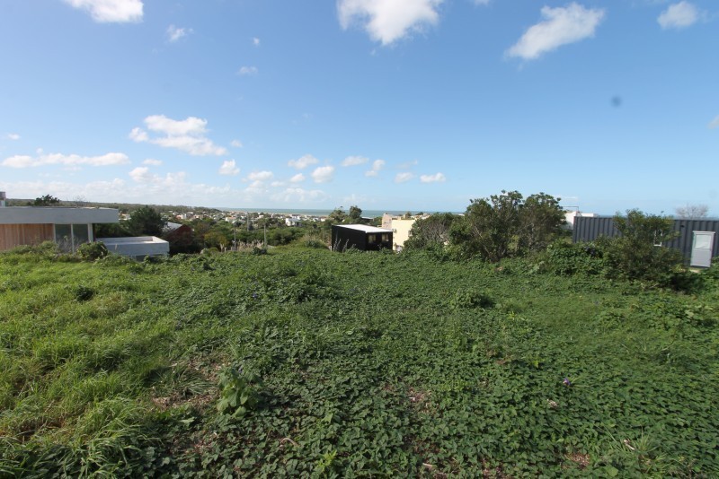 Lote en Altos de Punta Piedras con vista al mar