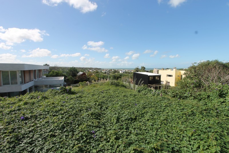 Lote en Altos de Punta Piedras con vista al mar