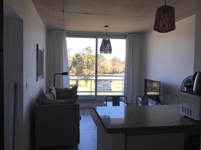 Departamento en venta con renta en Punta del este