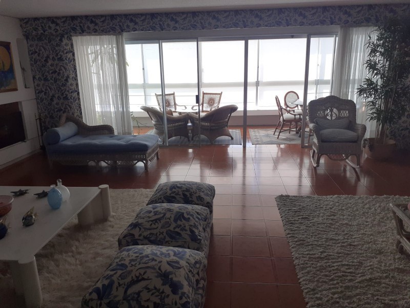 Departamento en venta primera linea Punta del este