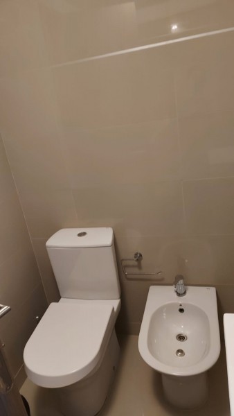 Moderno y cómodo dpto de 2 dor y dos baños a media cuadra de la Rambla