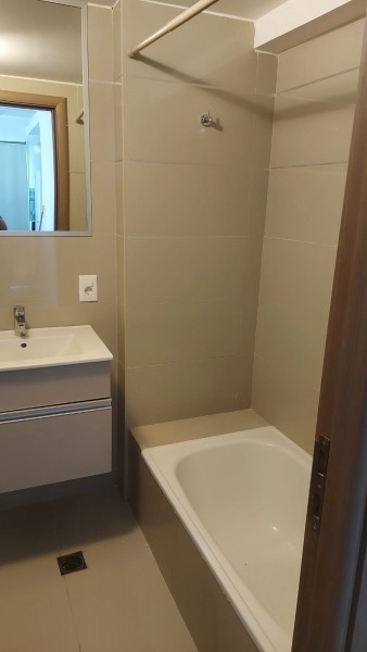 Moderno y cómodo dpto de 2 dor y dos baños a media cuadra de la Rambla
