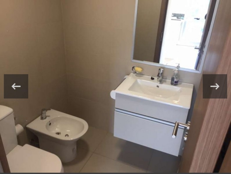 Moderno y cómodo dpto de 2 dor y dos baños a media cuadra de la Rambla