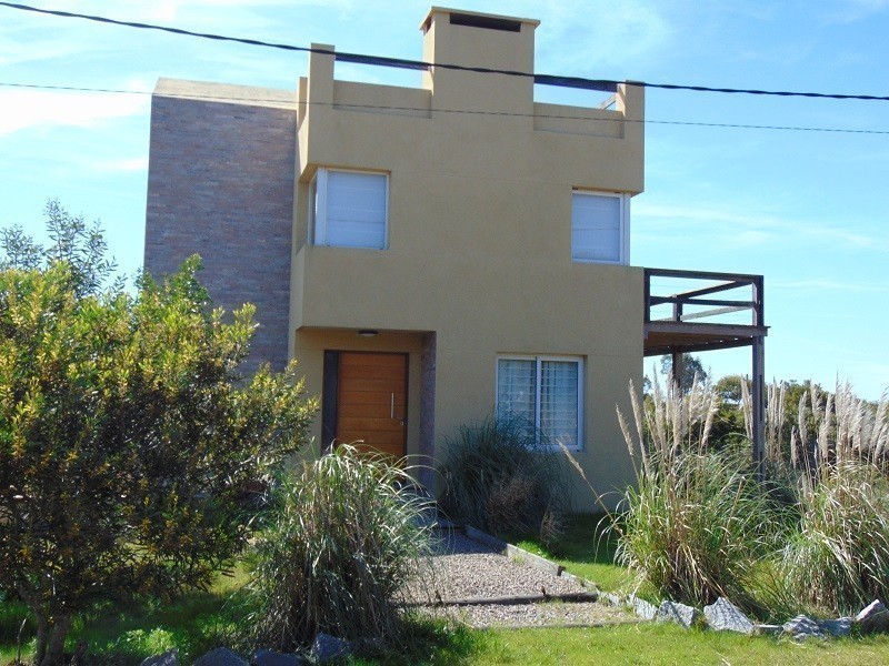 Casa en alquiler en Balneario Buenos Aires.