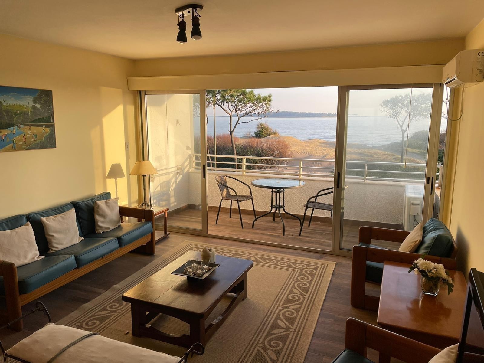 Departamento en venta frente al mar en Playa Mansa