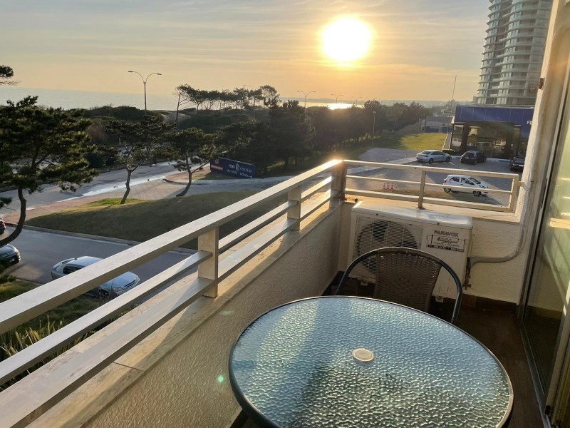 Departamento en venta frente al mar en Playa Mansa