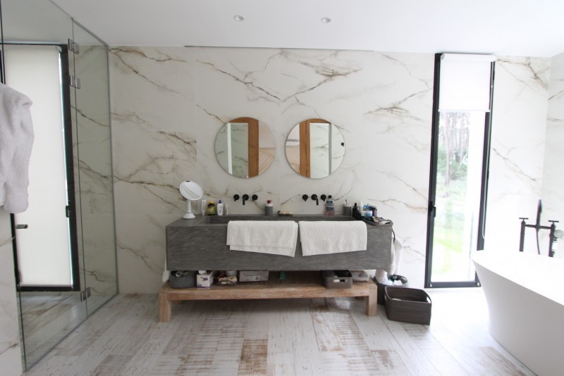 Excelente casa moderna en Laguna Blanca