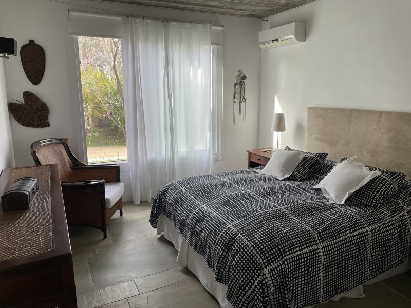 Excelente residencia en Barrio Privado de Laguna Blanca