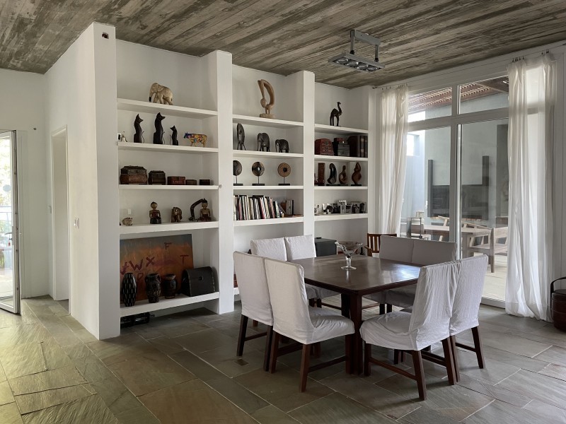 Excelente residencia en Barrio Privado de Laguna Blanca