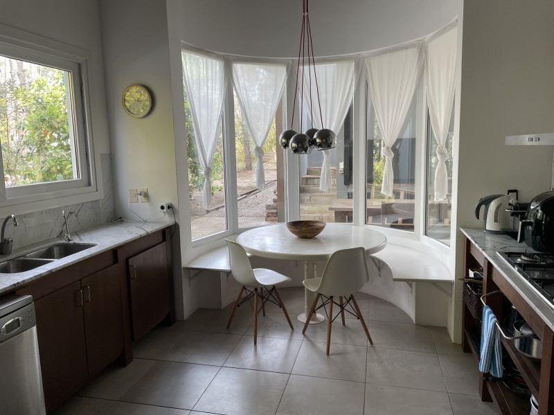 Excelente residencia en Barrio Privado de Laguna Blanca