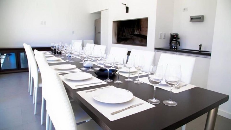 Exquisito depto en Chronos Punta del Este, con cochera 