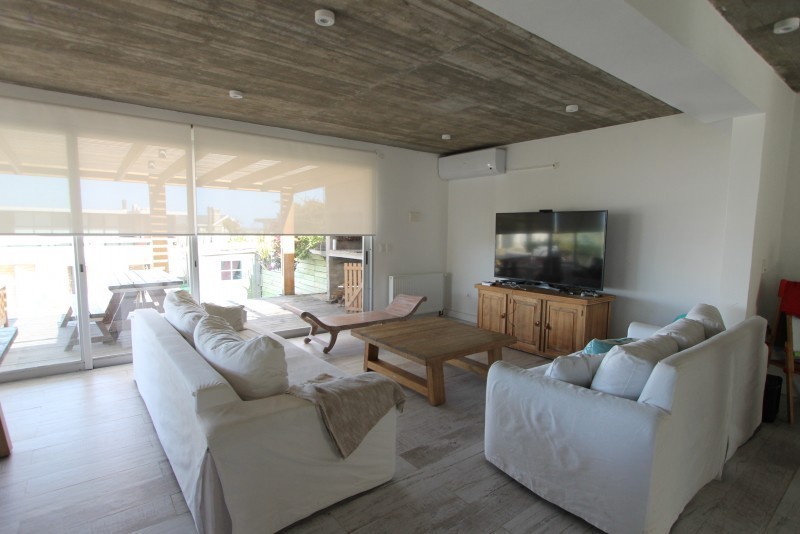 Muy linda casa en montoya en alquiler con pileta